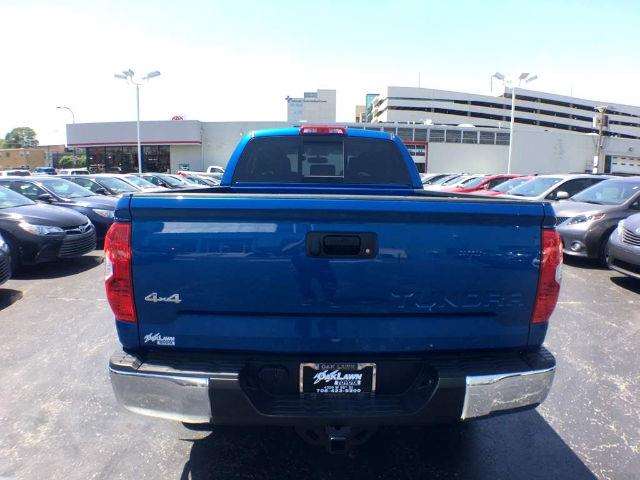 2017 Toyota Tundra SR5 5.7L V8 w/FFV